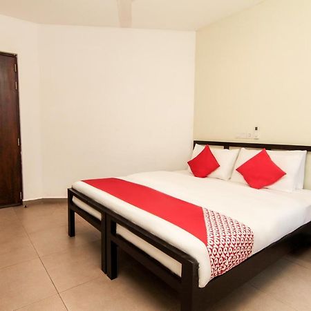Saninro Hotel - Ragama Phòng bức ảnh