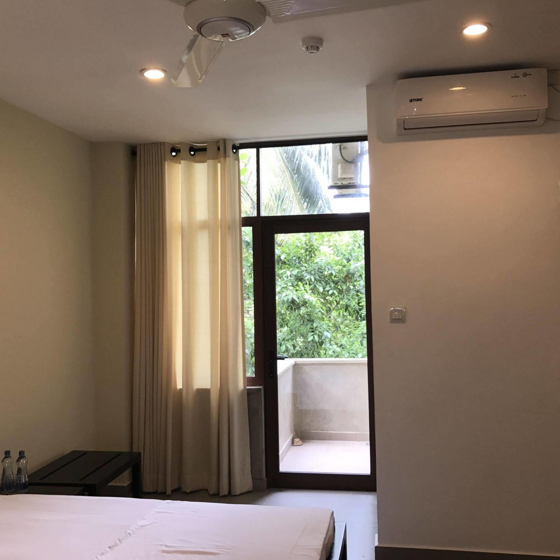 Saninro Hotel - Ragama Ngoại thất bức ảnh