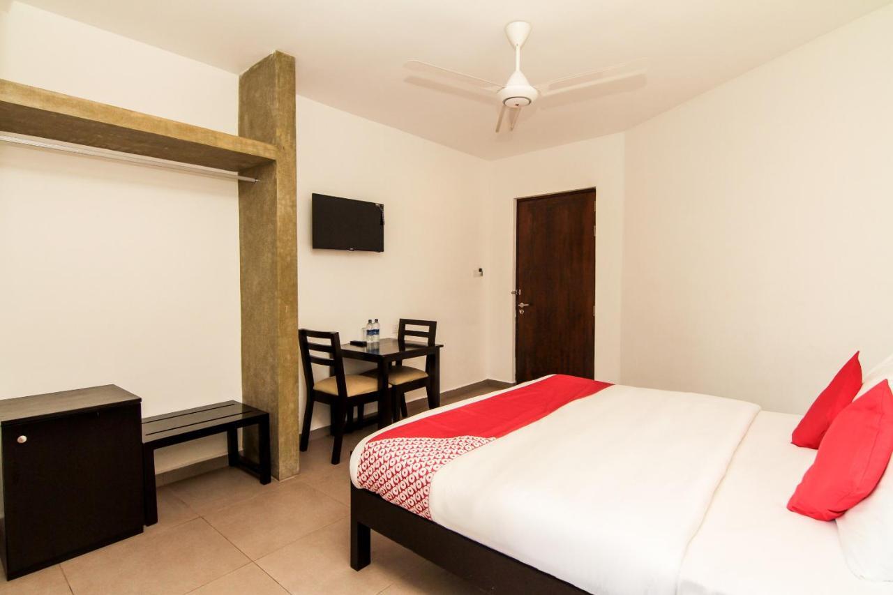 Saninro Hotel - Ragama Phòng bức ảnh